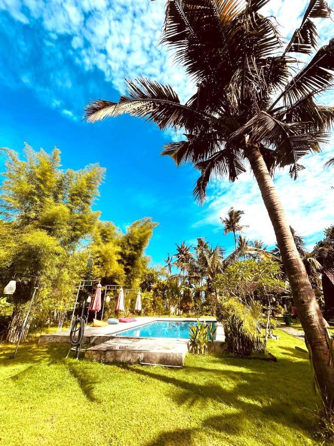 Apit Lawang Villas & Resto Batununggul Exterior photo
