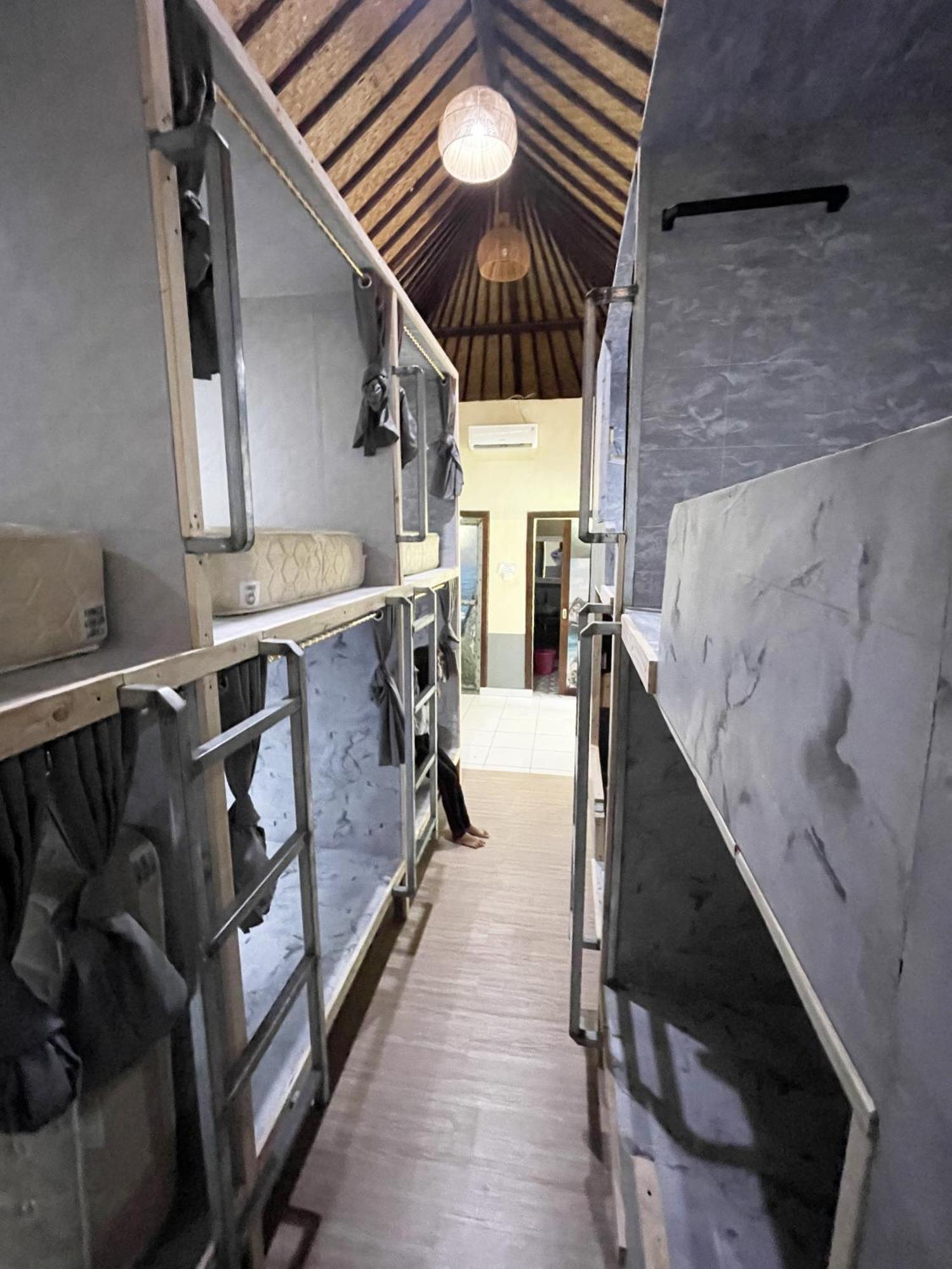 Apit Lawang Villas & Resto Batununggul Exterior photo