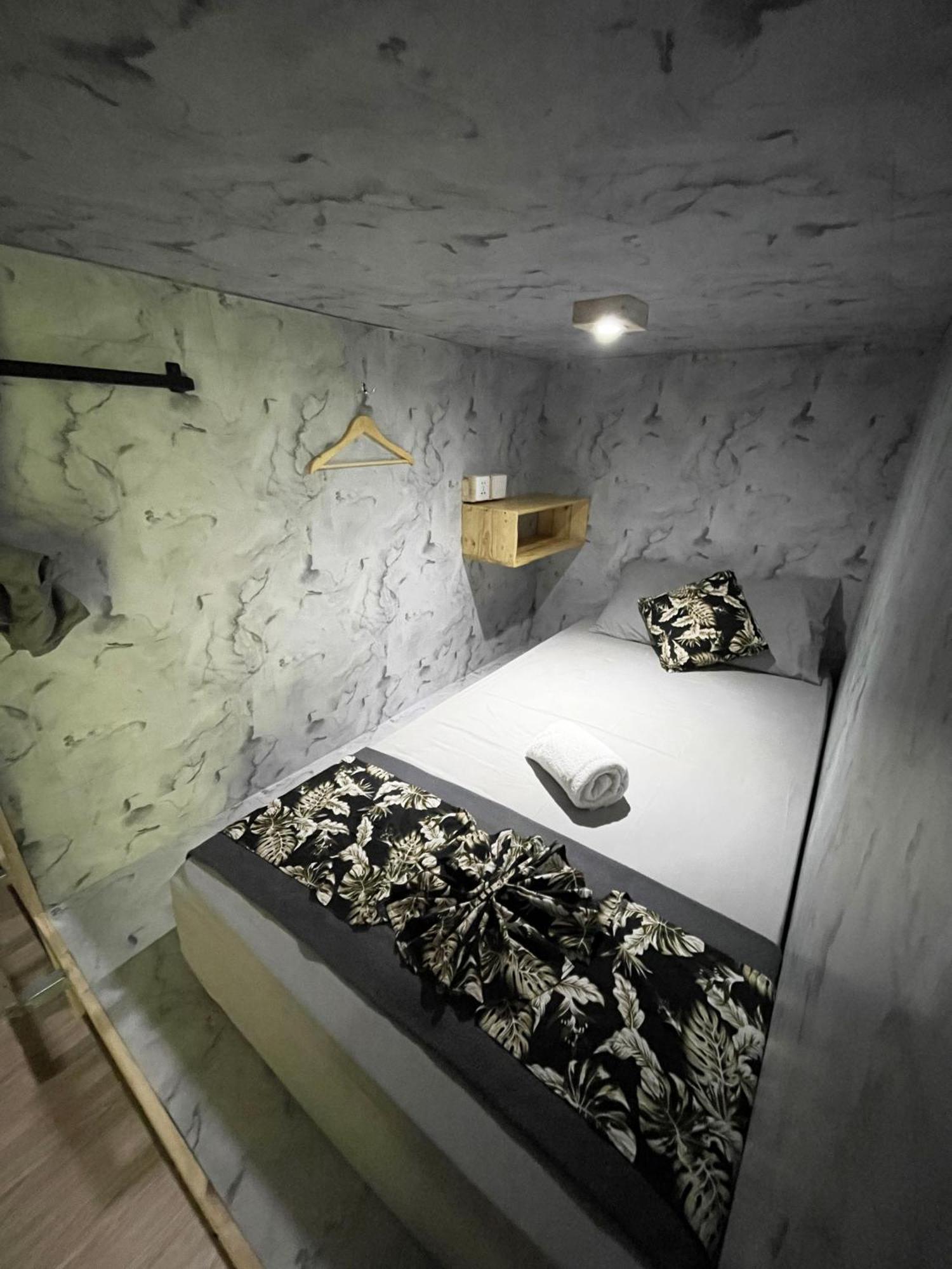Apit Lawang Villas & Resto Batununggul Exterior photo