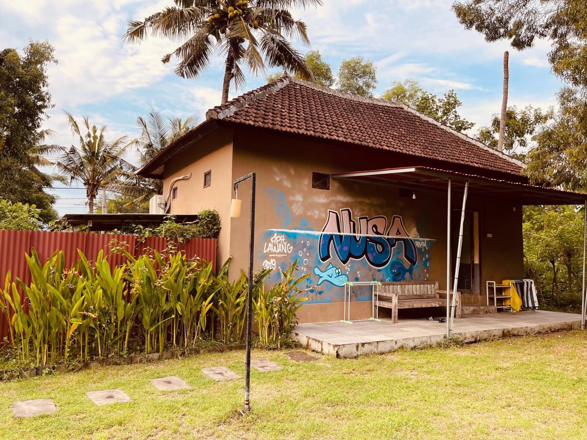 Apit Lawang Villas & Resto Batununggul Exterior photo