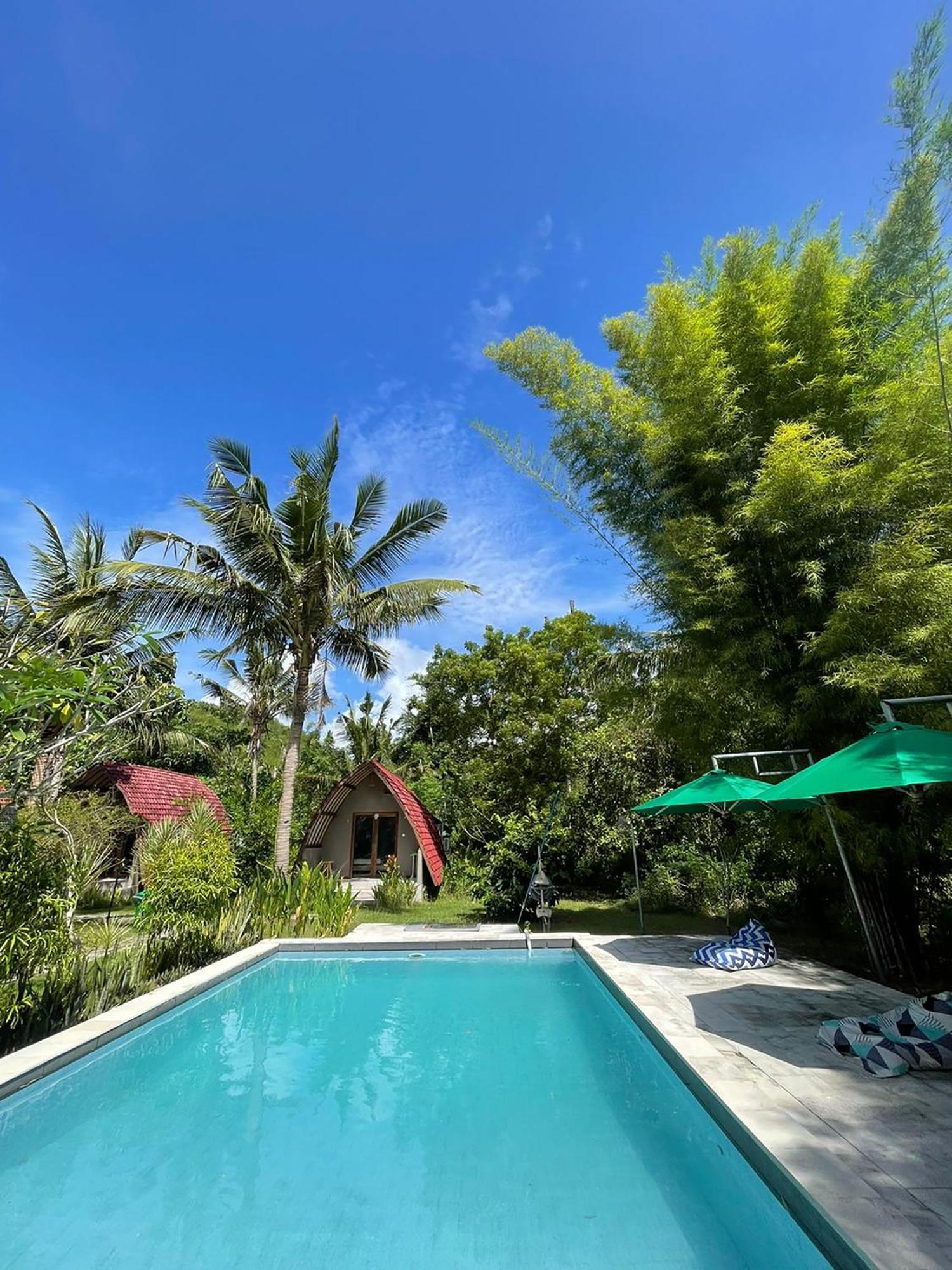 Apit Lawang Villas & Resto Batununggul Exterior photo