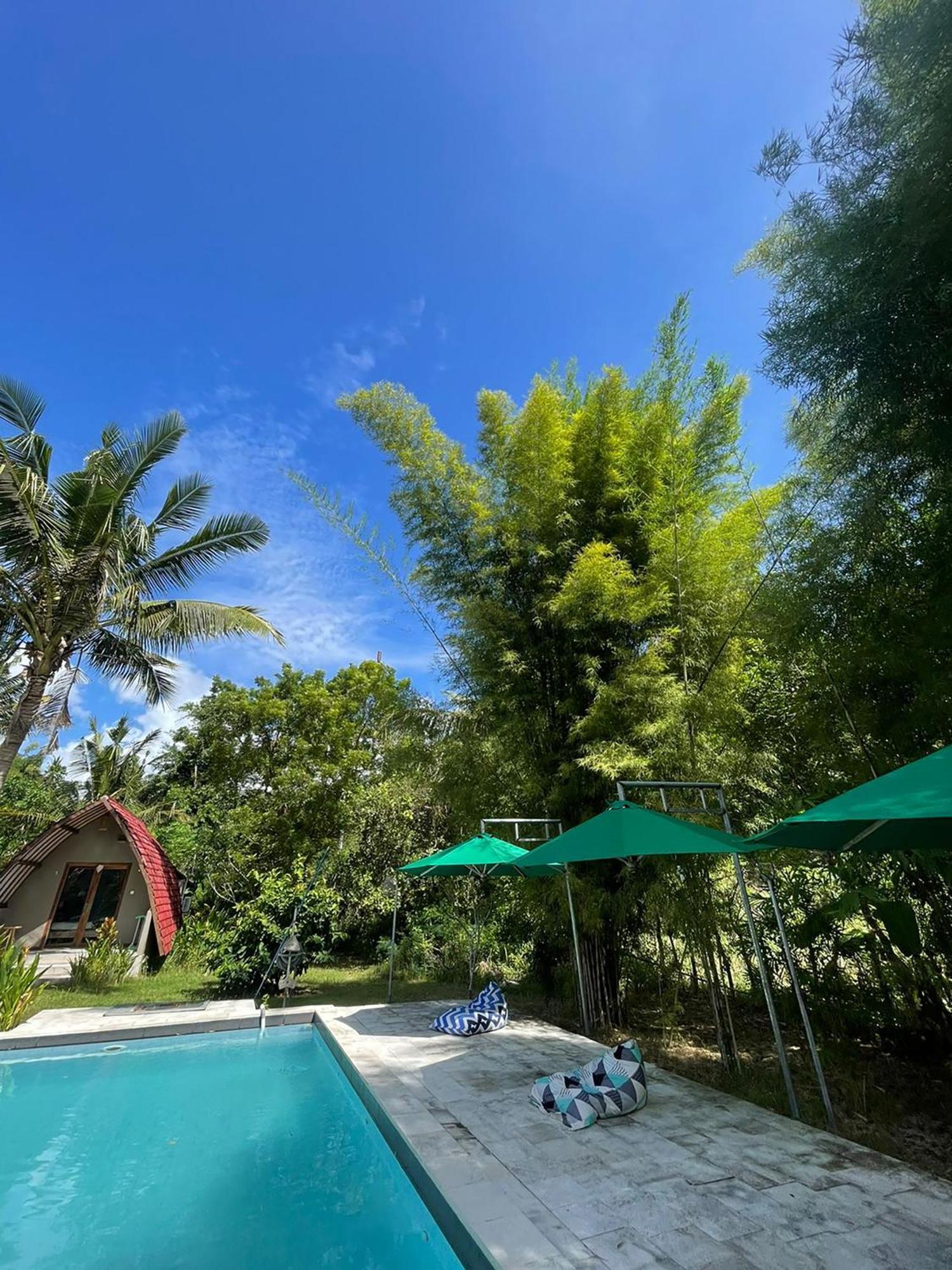 Apit Lawang Villas & Resto Batununggul Exterior photo