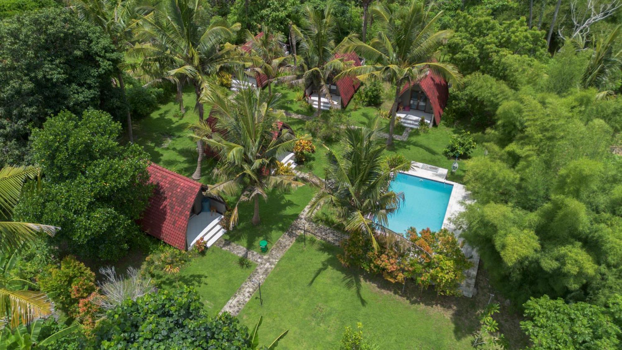 Apit Lawang Villas & Resto Batununggul Exterior photo