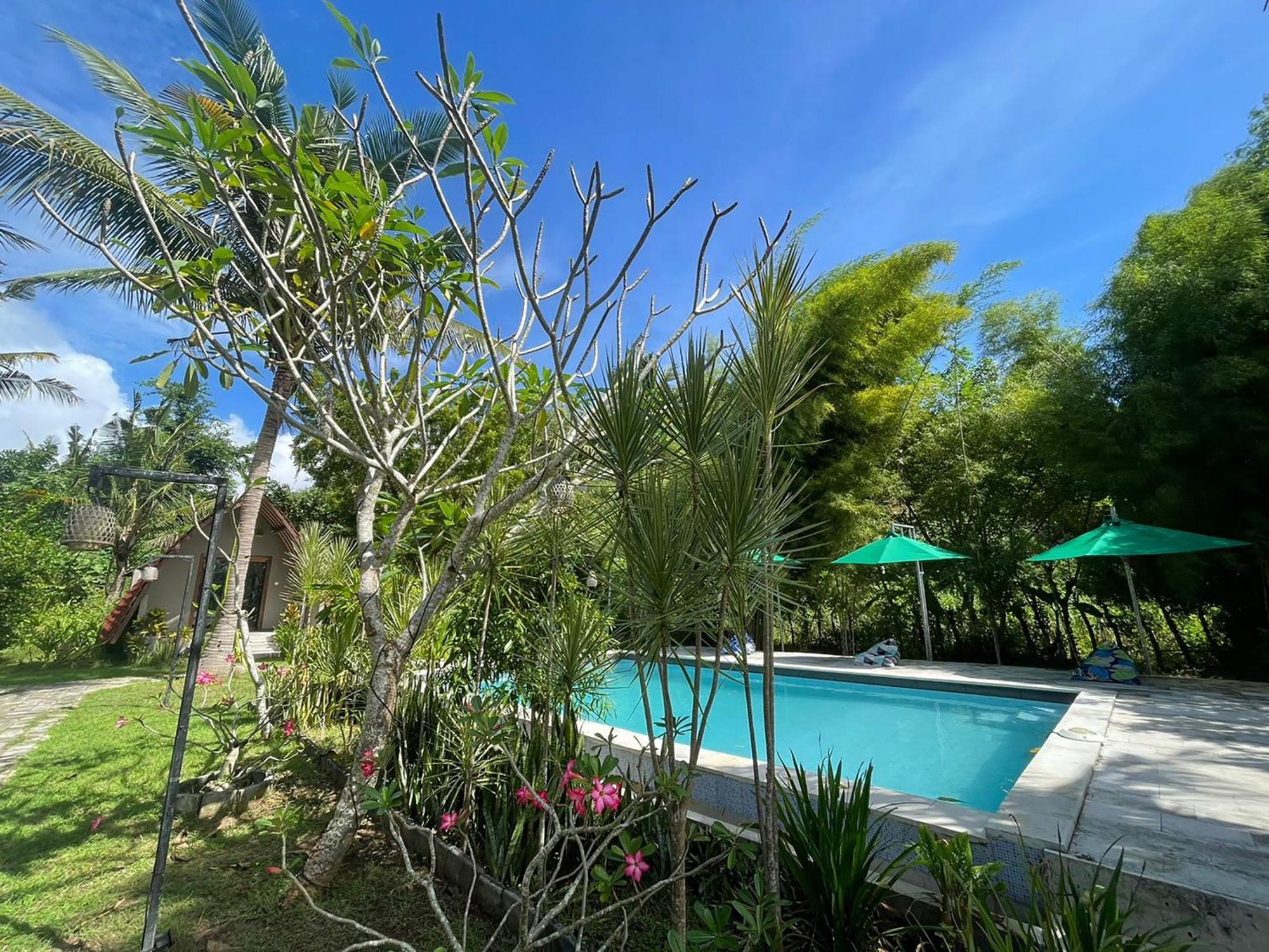 Apit Lawang Villas & Resto Batununggul Exterior photo