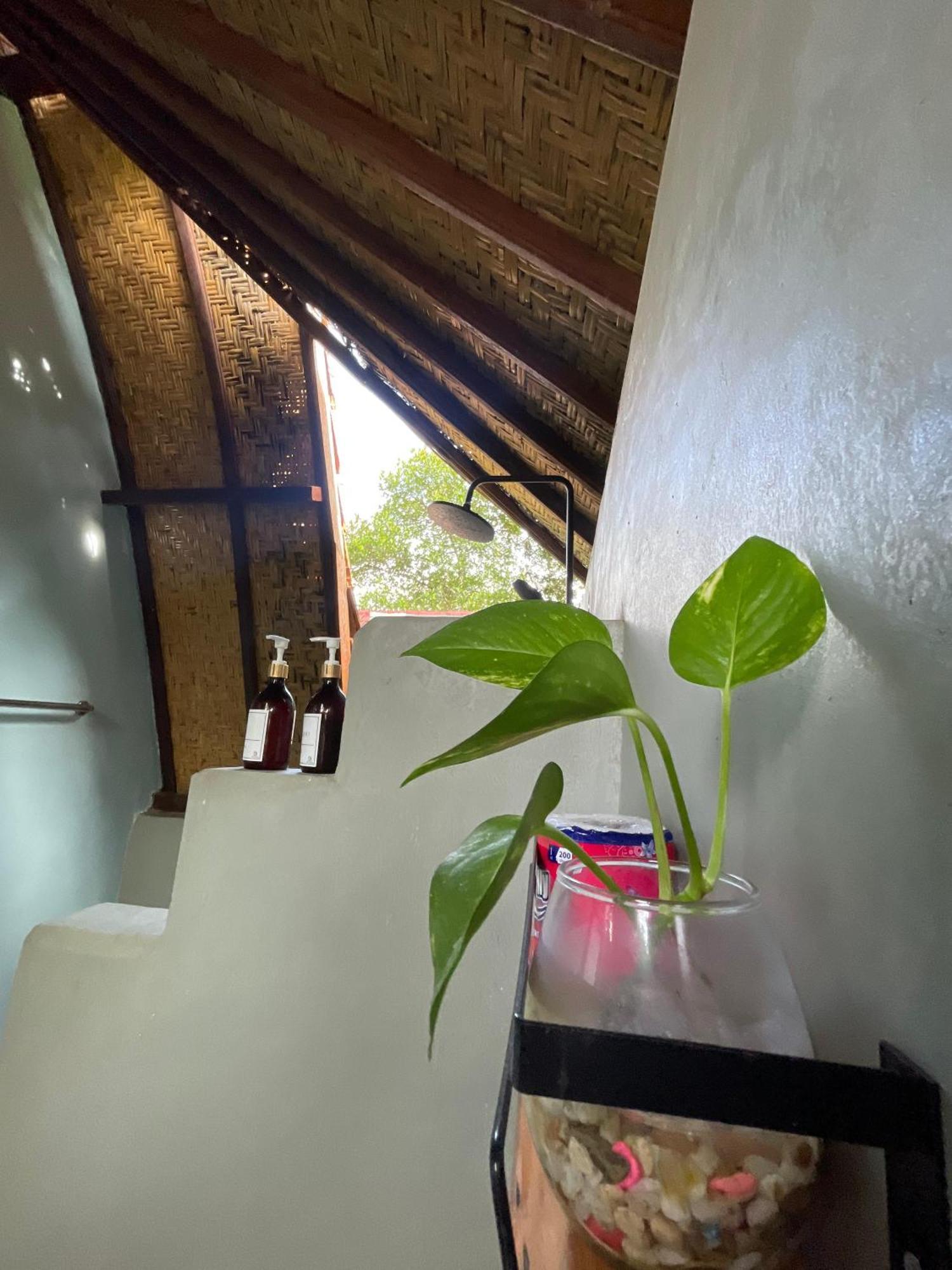 Apit Lawang Villas & Resto Batununggul Exterior photo