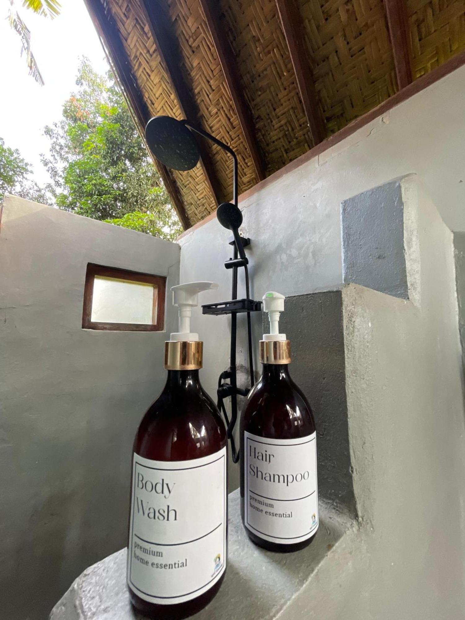 Apit Lawang Villas & Resto Batununggul Exterior photo